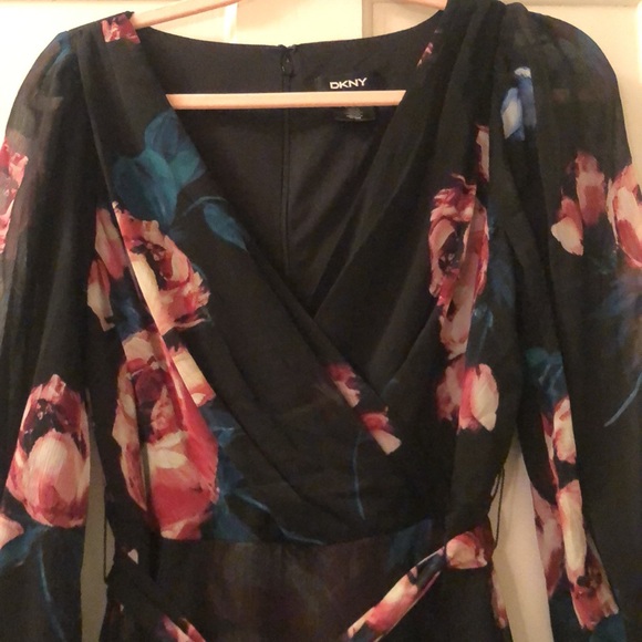 DKNY Black and Floral Faux Wrap Dress size 4 - Picture 2 of 9